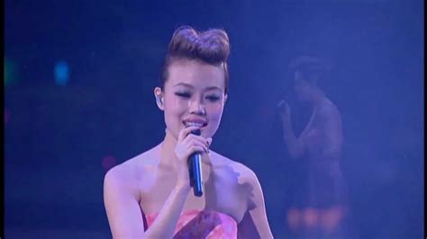 黃色 大門|Joey Yung